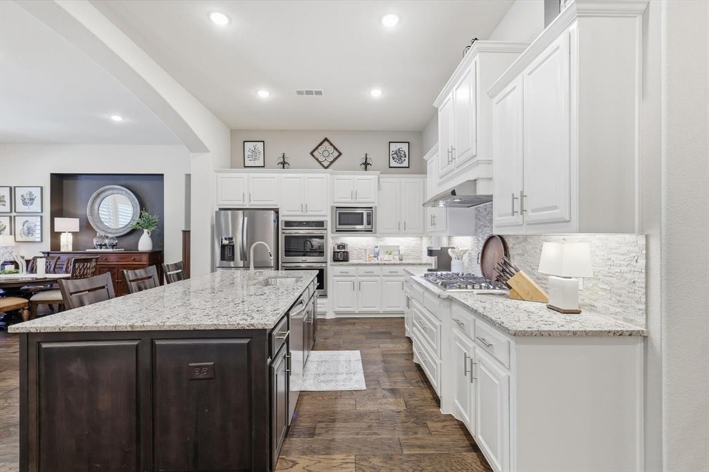 Little Elm, Texas, 75068, United States, 4 Bedrooms Bedrooms, ,4 BathroomsBathrooms,Residential,For Sale,1985757