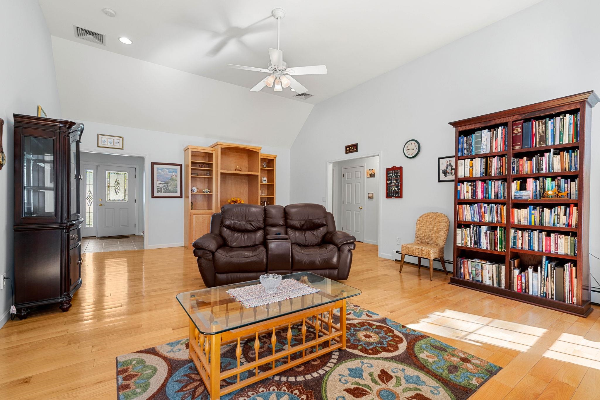 Chester, New Hampshire, 03036, United States, 3 Bedrooms Bedrooms, ,2 BathroomsBathrooms,Residential,For Sale,1926027