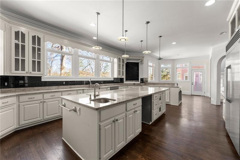 Alpharetta, Georgia, 30005, United States, 10 Bedrooms Bedrooms, ,13 BathroomsBathrooms,Residential,For Sale,1973838