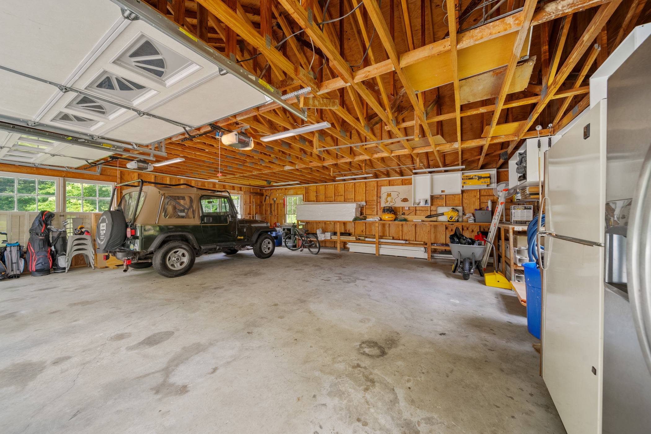 Gatlinburg, Tennessee, 37738, United States, 4 Bedrooms Bedrooms, ,3 BathroomsBathrooms,Residential,For Sale,1974957