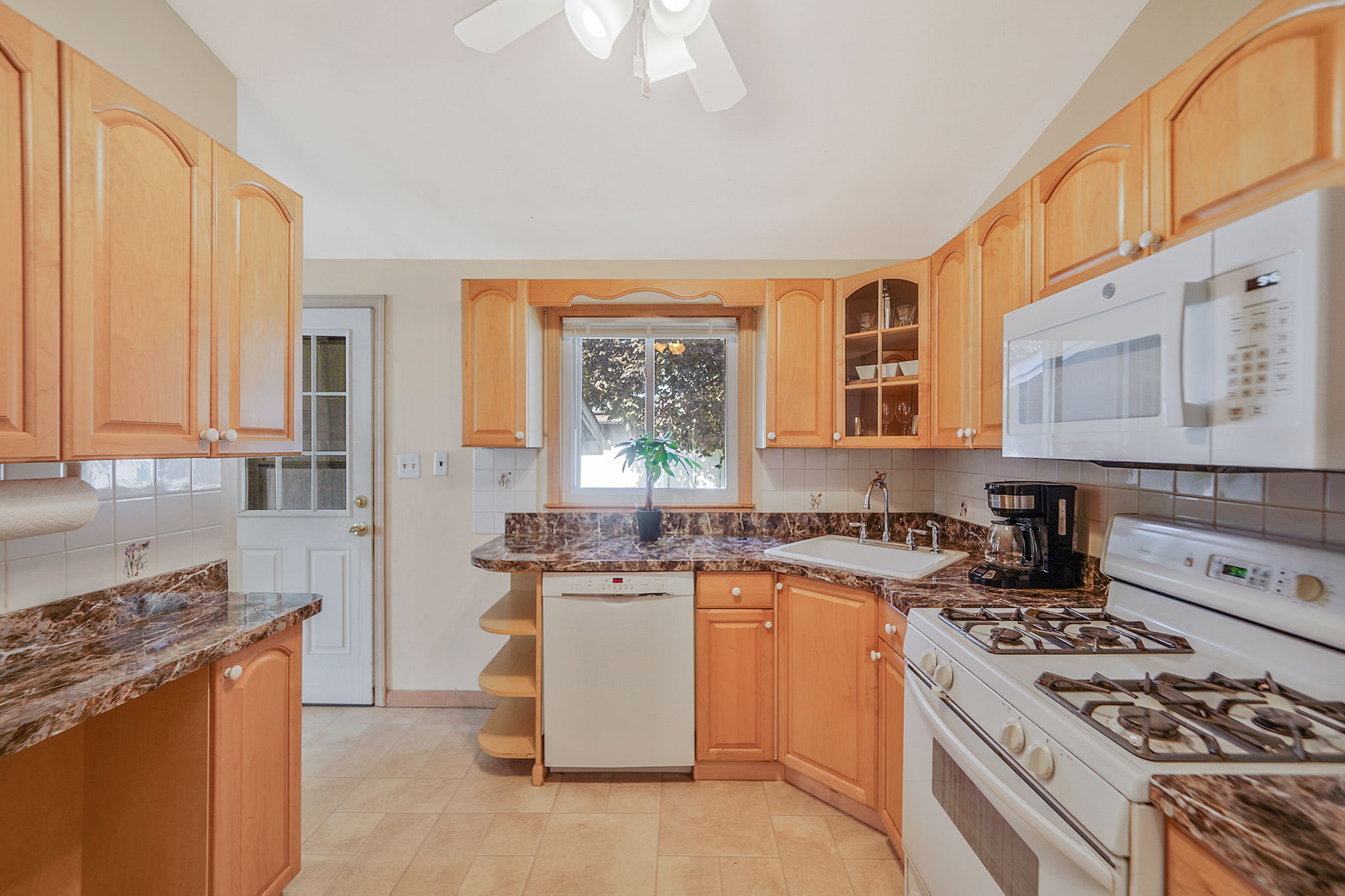 Selden, New York, 11784, United States, 3 Bedrooms Bedrooms, ,2 BathroomsBathrooms,Residential,For Sale,1928294