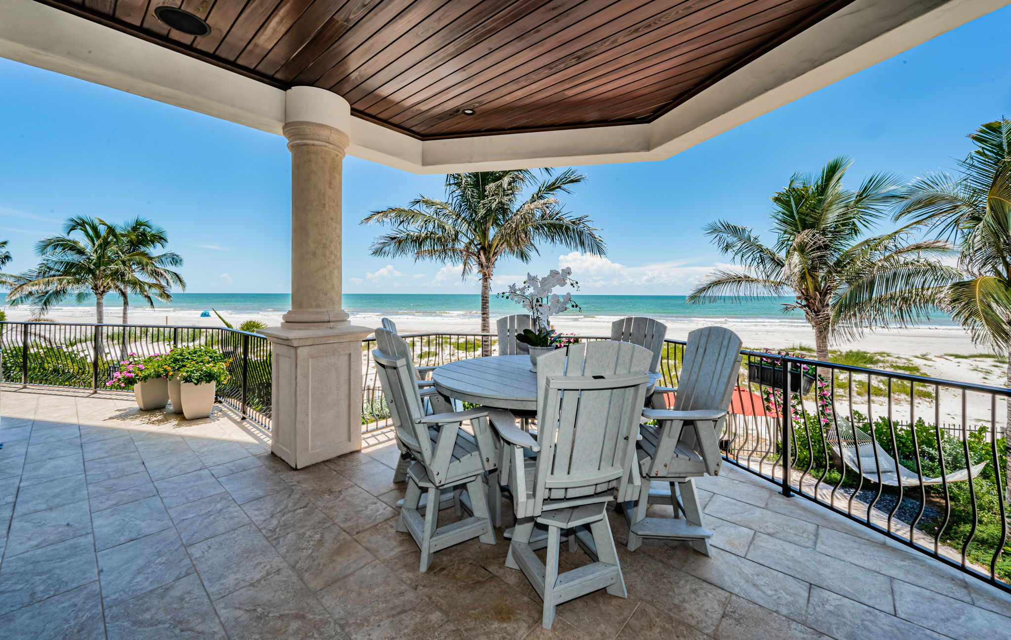 Redington Shores, Florida, 33708, United States, 5 Bedrooms Bedrooms, ,6 BathroomsBathrooms,Residential,For Sale,1921894