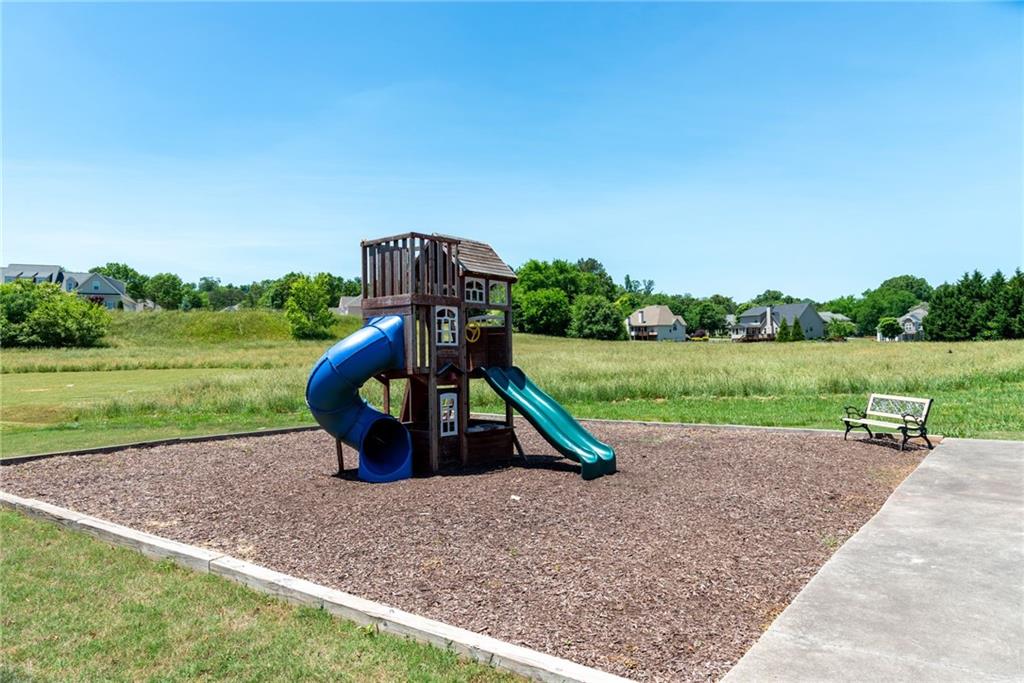 Adairsville, Georgia, 30103, United States, 4 Bedrooms Bedrooms, ,4 BathroomsBathrooms,Residential,For Sale,1920878