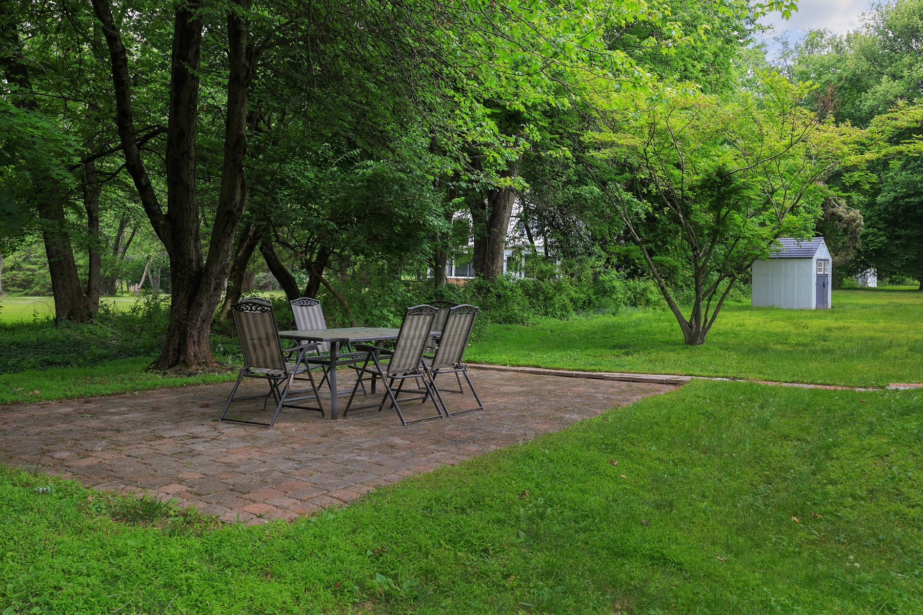  Beautifully Maintained Colonial Situated on a Quiet Cul-de-Sac - 物件實景