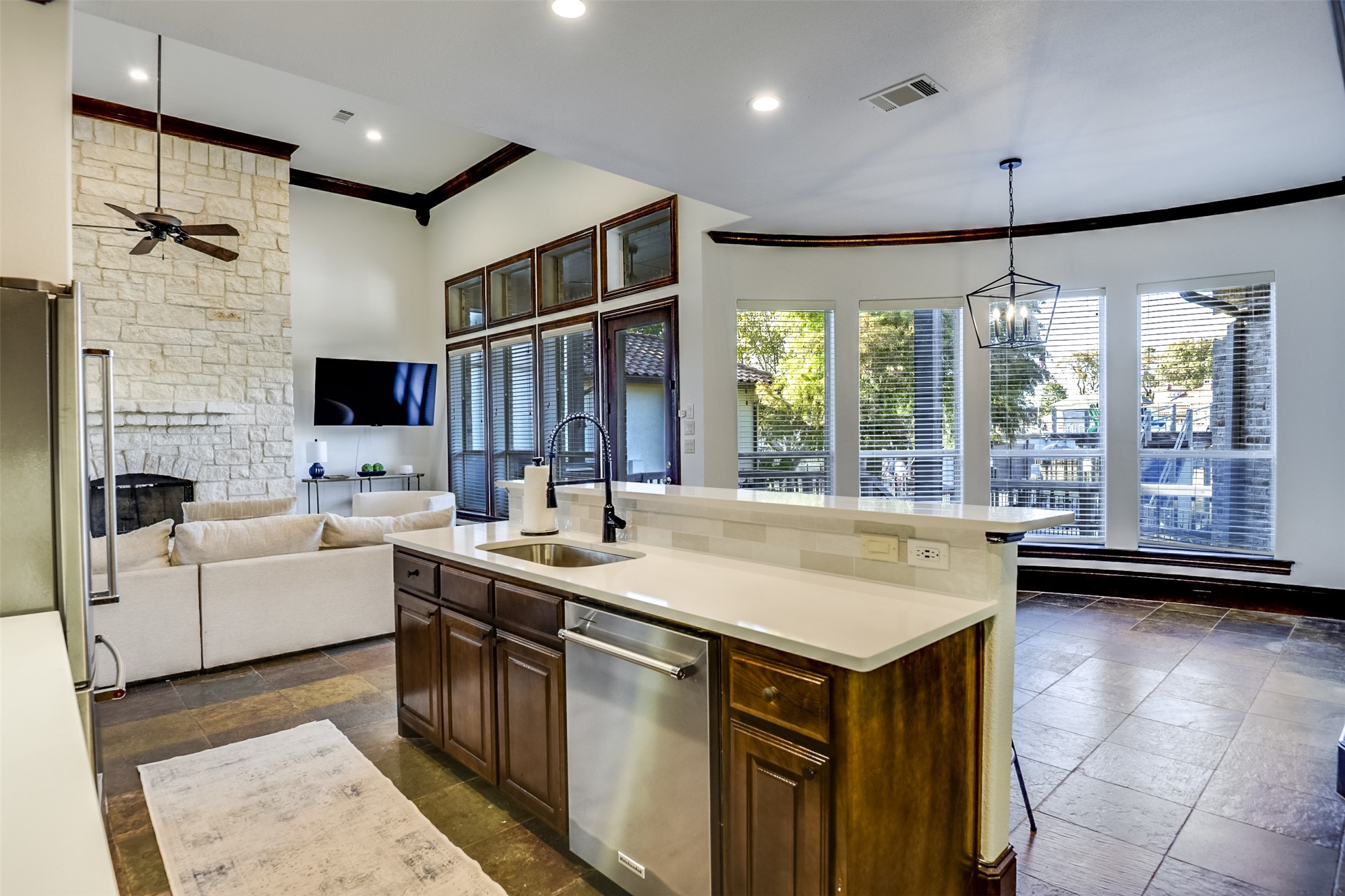 Mabank, Texas, 75156, United States, 3 Bedrooms Bedrooms, ,3 BathroomsBathrooms,Residential,For Sale,1990997