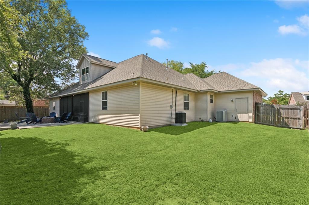 Mandeville, Louisiana, 70471, United States, 4 Bedrooms Bedrooms, ,3 BathroomsBathrooms,Residential,For Sale,1898629