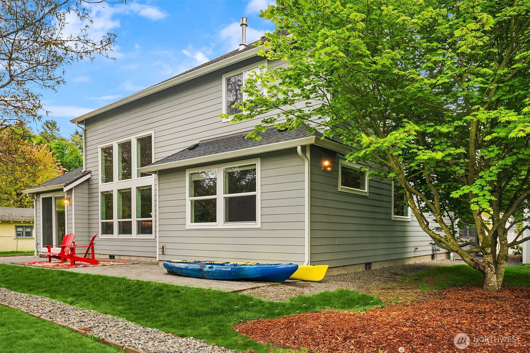 Seattle, Washington, 98178, United States, 4 Bedrooms Bedrooms, ,3 BathroomsBathrooms,Residential,For Sale,1793802