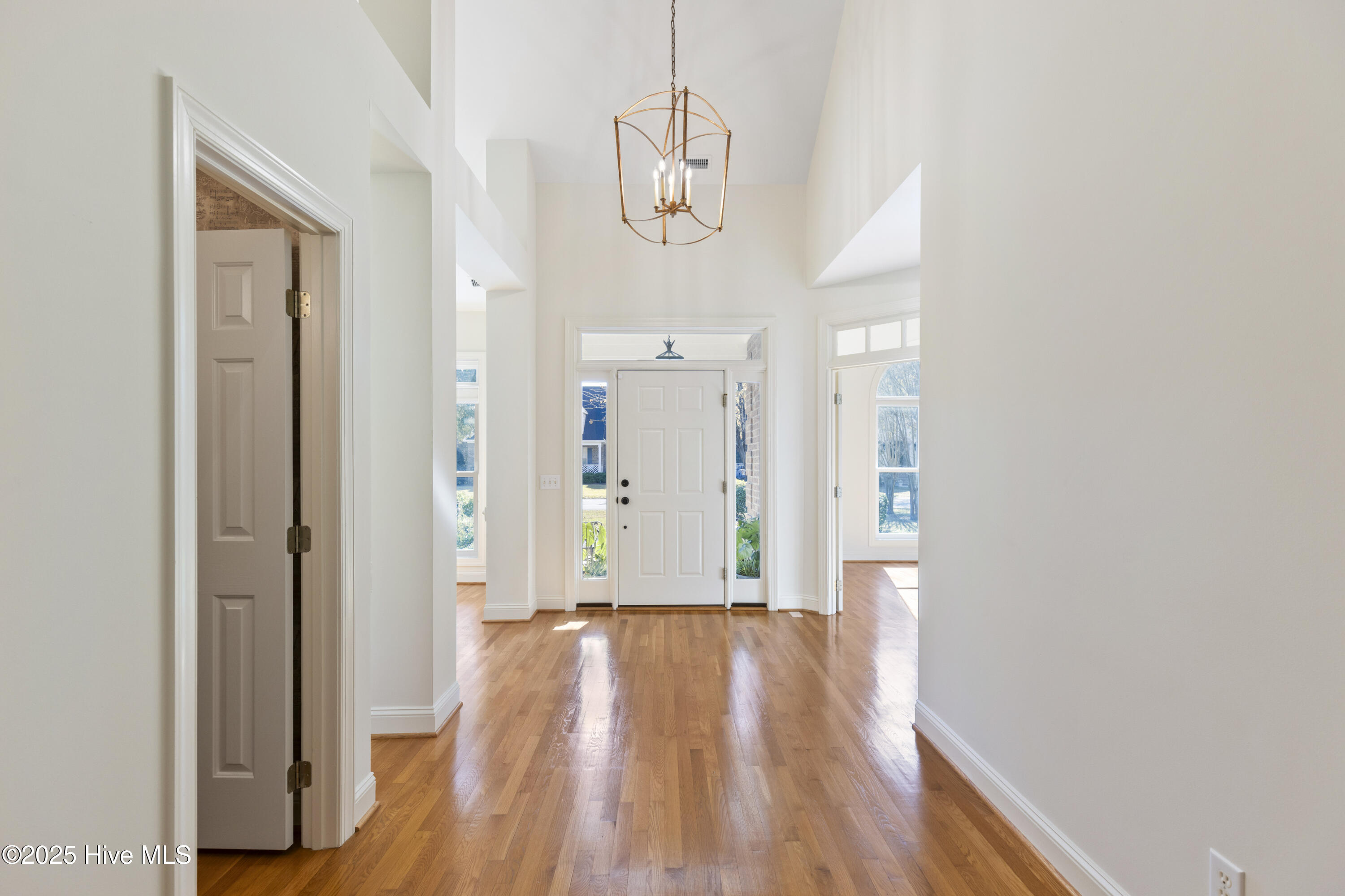 Wilmington, North Carolina, 28409, United States, 4 Bedrooms Bedrooms, ,4 BathroomsBathrooms,Residential,For Sale,1991062