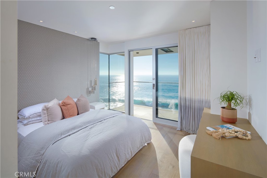 Laguna Beach, California, 92651, United States, 3 Bedrooms Bedrooms, ,4 BathroomsBathrooms,Residential,For Sale,1688637
