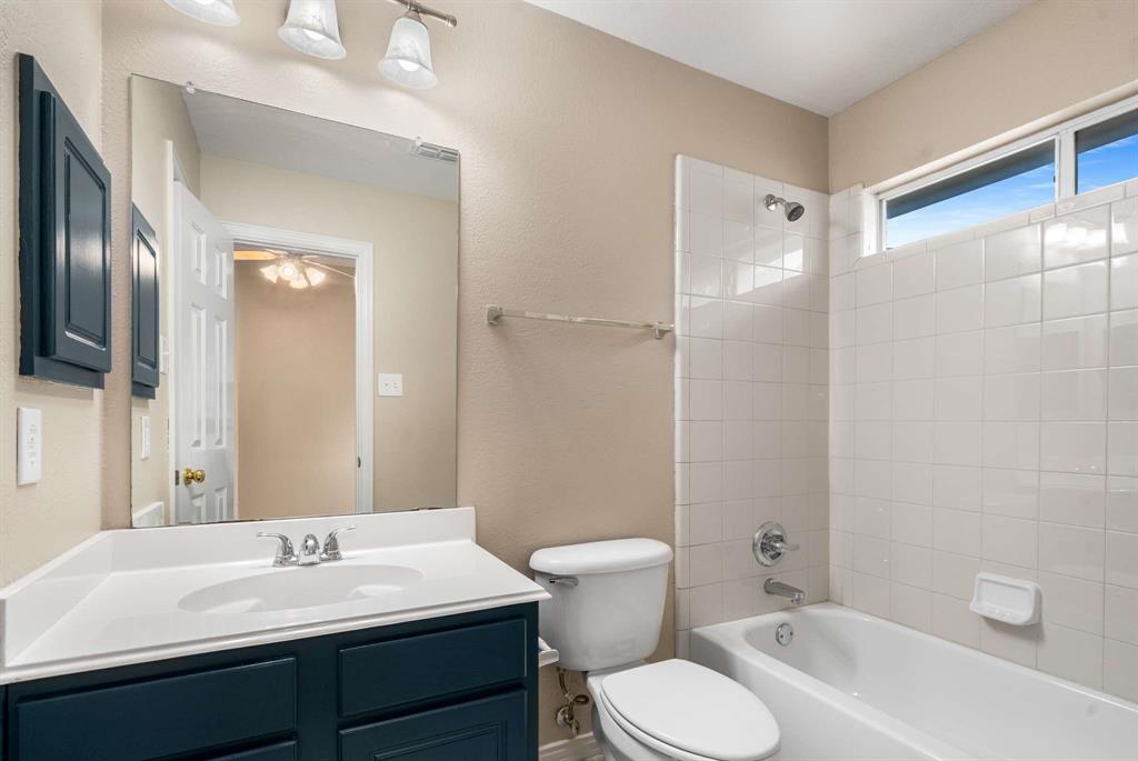 Rowlett, Texas, 75089, United States, 4 Bedrooms Bedrooms, ,4 BathroomsBathrooms,Residential,For Sale,1826622