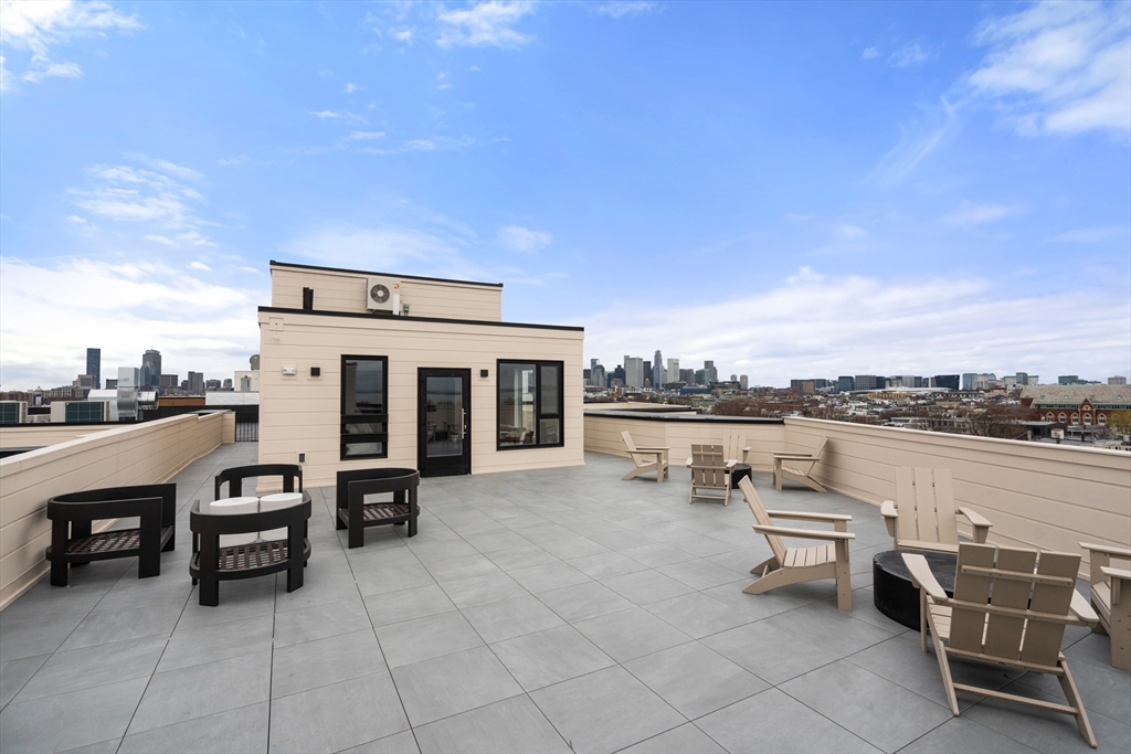 Boston, Massachusetts, 02127, United States, 2 Bedrooms Bedrooms, ,2 BathroomsBathrooms,Residential,For Sale,1901833