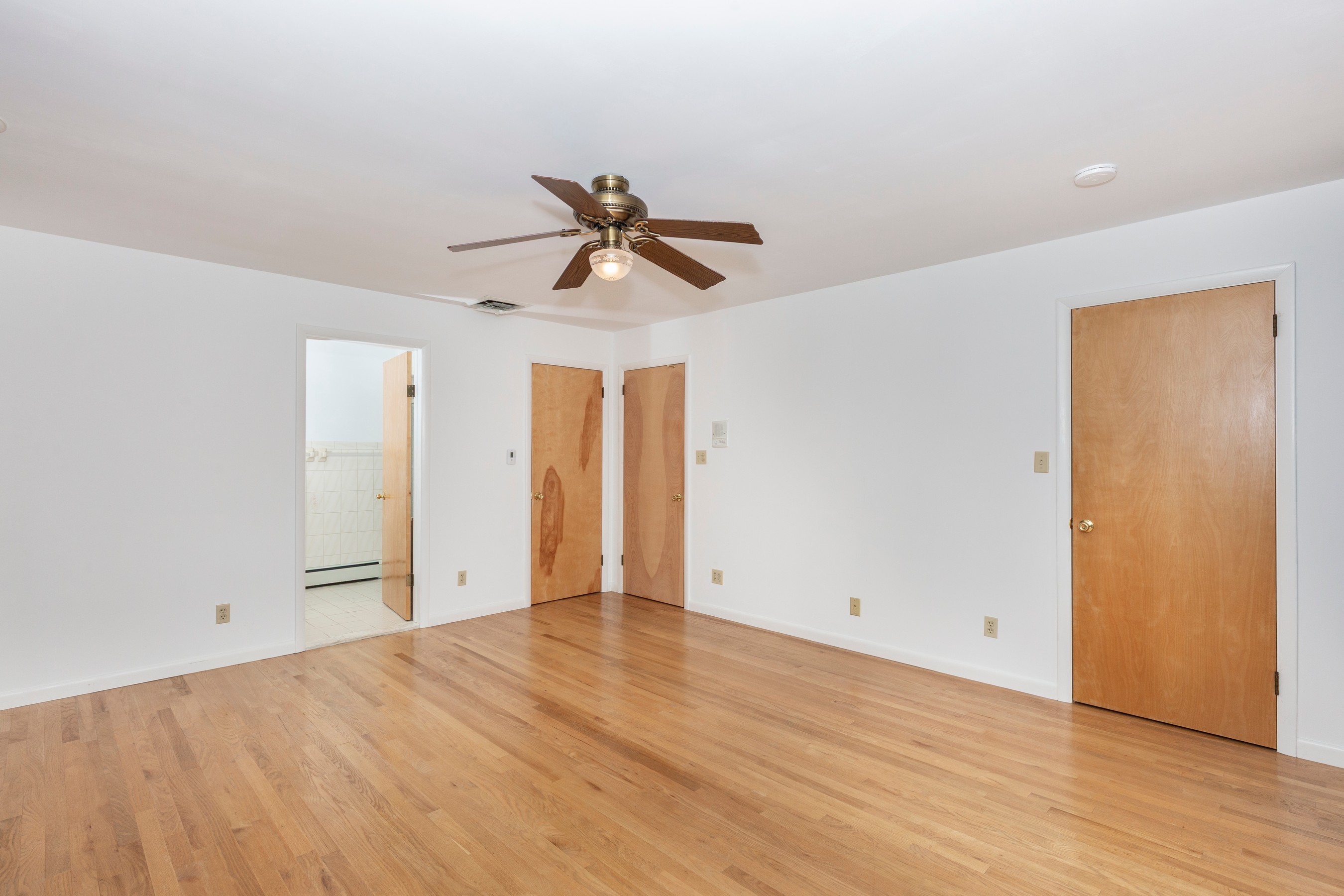  NONE AVAILABLE - 物件實景