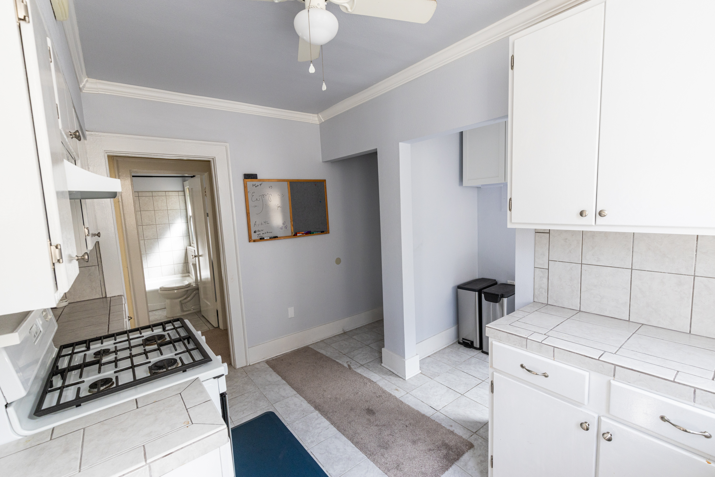 Los Angeles, California, 90019, United States, 8 Bedrooms Bedrooms, ,4 BathroomsBathrooms,Residential,For Sale,1974738