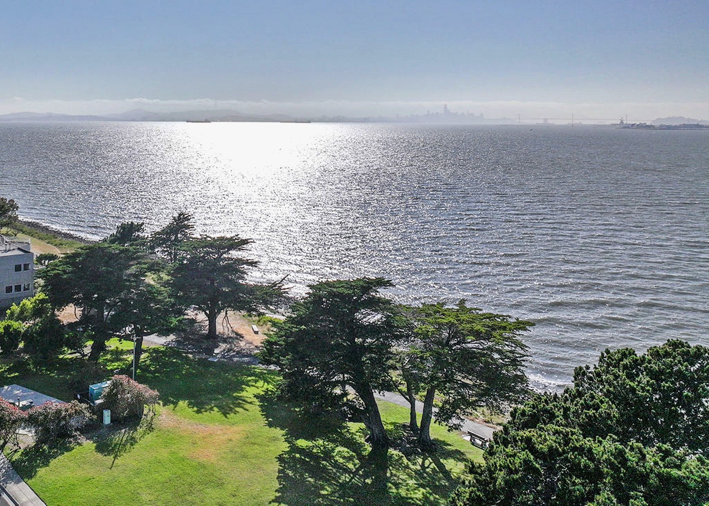  Harbor Bay Elegance  Sophisticated Townhome with Sweeping Bay Views - 物件實景