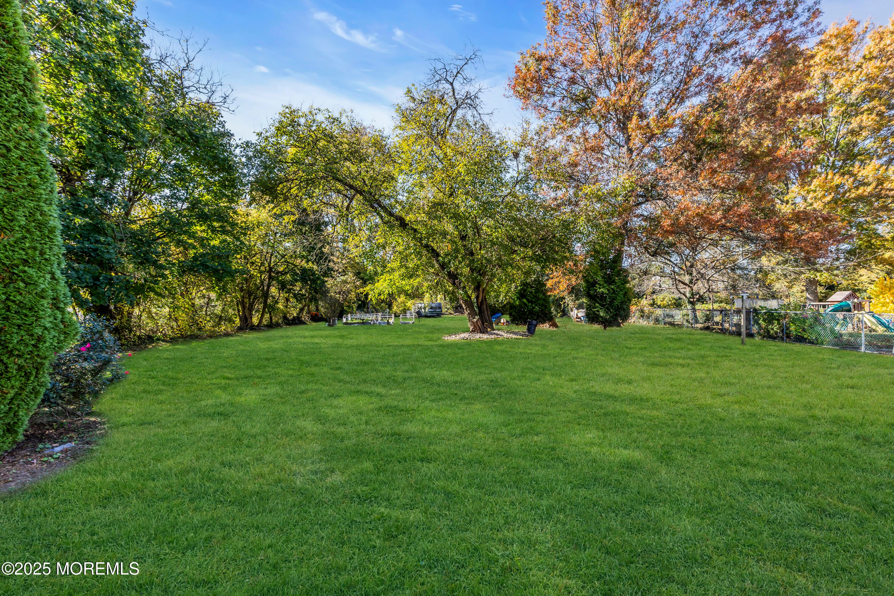 Freehold, New Jersey, 07728, United States, 3 Bedrooms Bedrooms, ,2 BathroomsBathrooms,Residential,For Sale,1990180