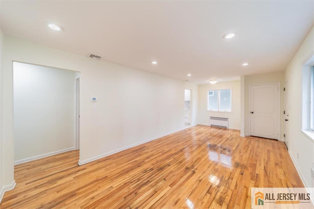 Iselin, New Jersey, 08830, United States, 3 Bedrooms Bedrooms, ,2 BathroomsBathrooms,Residential,For Sale,2010033