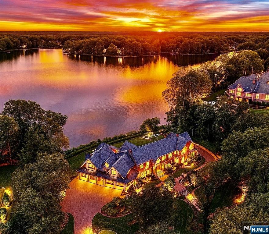 Franklin Lakes, New Jersey, 07417, United States, 6 Bedrooms Bedrooms, ,7 BathroomsBathrooms,Residential,For Sale,1903757