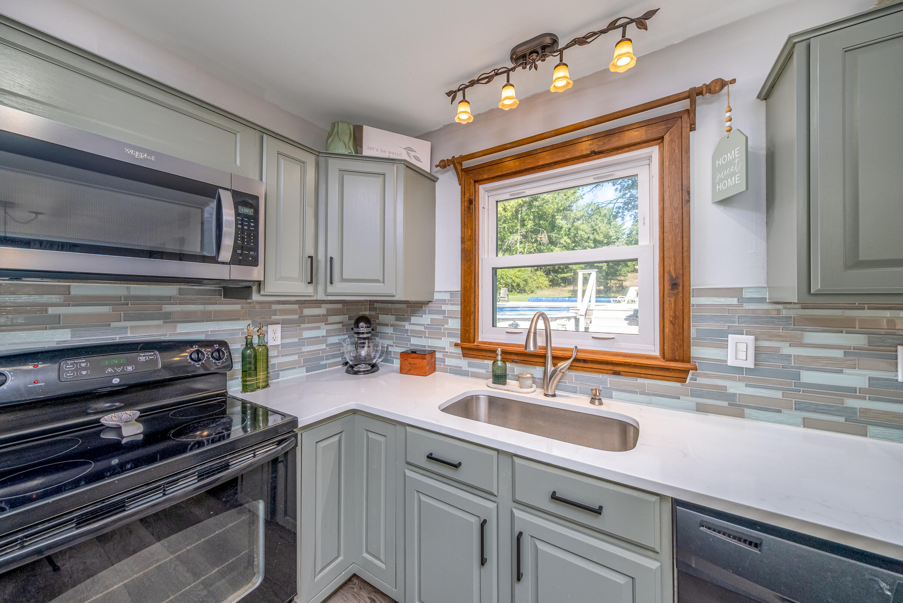 Big Rapids, Michigan, 49307, United States, 3 Bedrooms Bedrooms, ,2 BathroomsBathrooms,Residential,For Sale,1951282