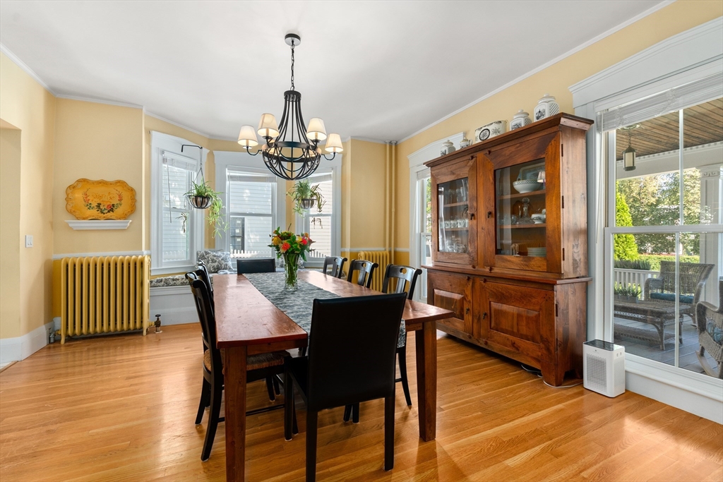Newton, Massachusetts, 02458, United States, 5 Bedrooms Bedrooms, ,4 BathroomsBathrooms,Residential,For Sale,1941717