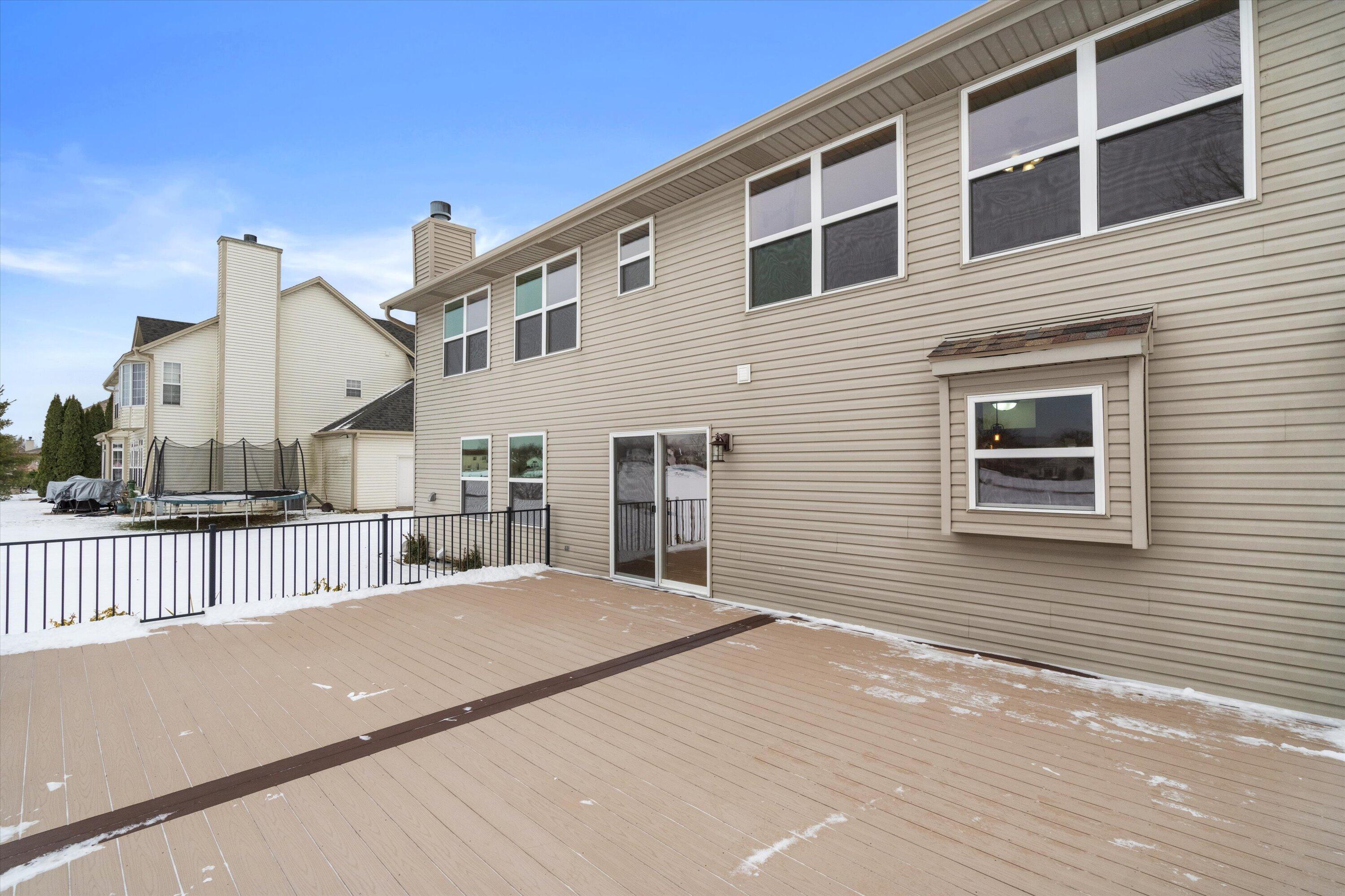 Oak Creek, Wisconsin, 53154, United States, 4 Bedrooms Bedrooms, ,4 BathroomsBathrooms,Residential,For Sale,2007520