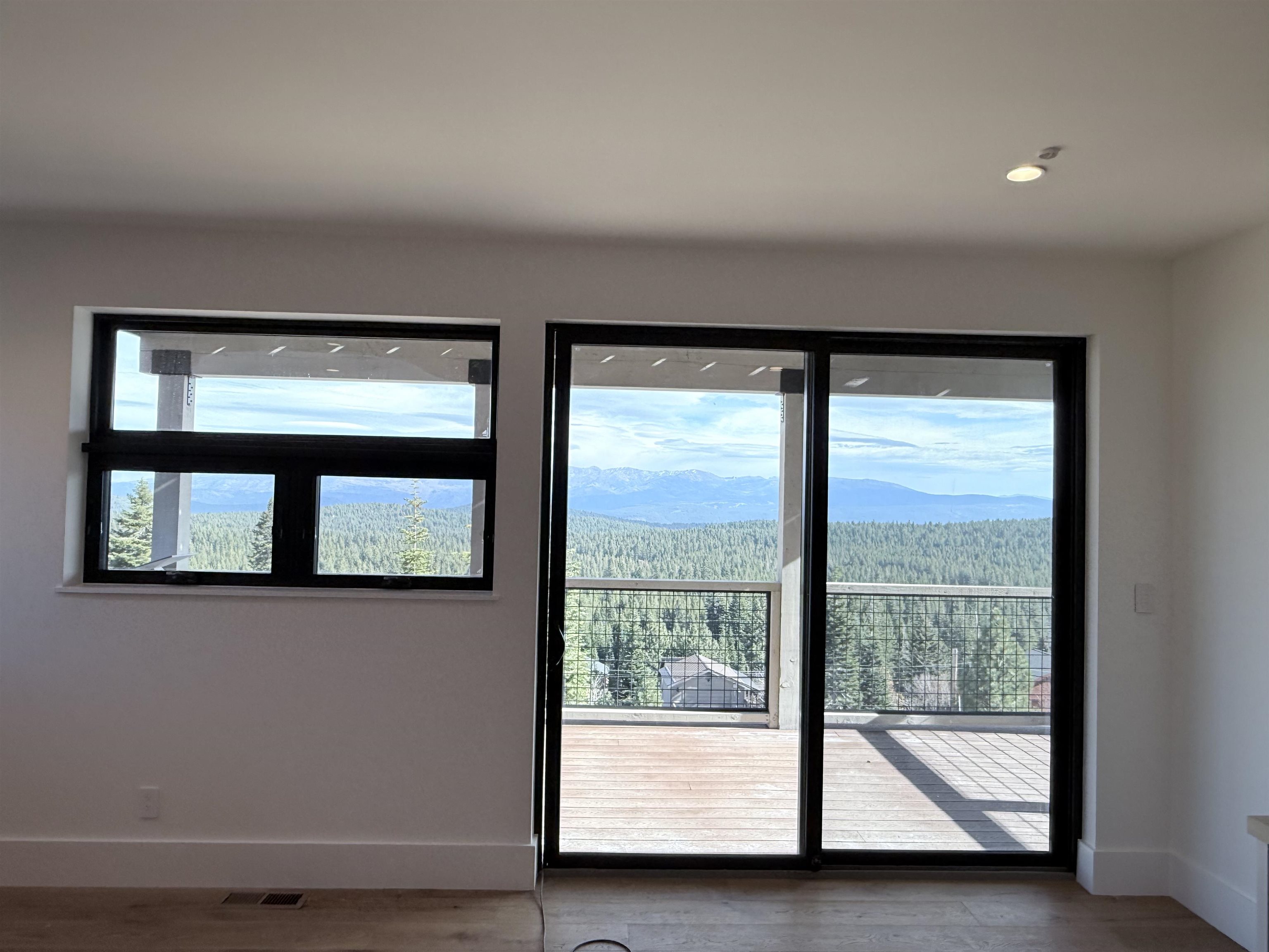 Truckee, California, 96161, United States, 5 Bedrooms Bedrooms, ,5 BathroomsBathrooms,Residential,For Sale,1992888