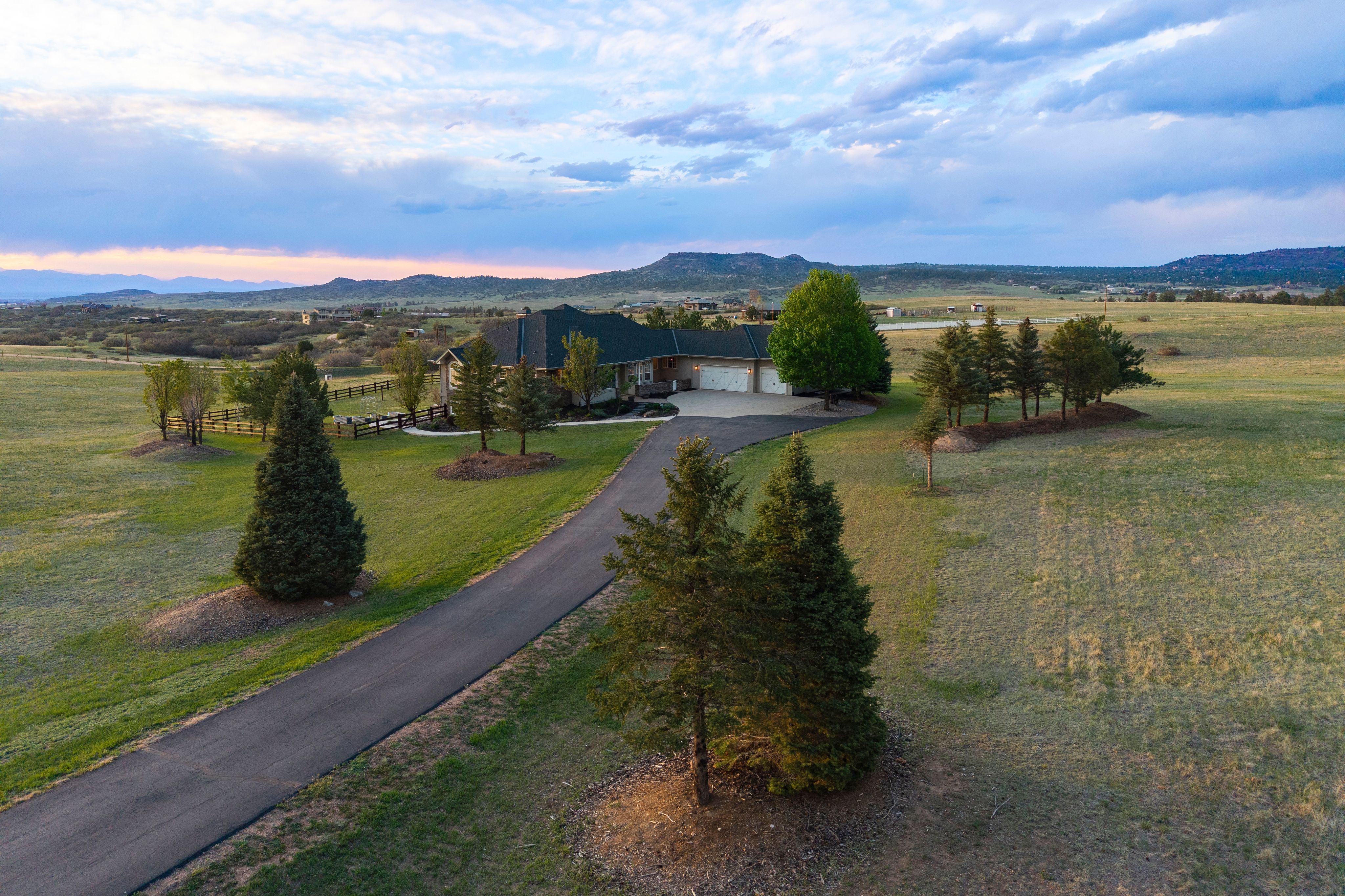  Set on five scenic acres with sweeping Front Range views - 物件實景