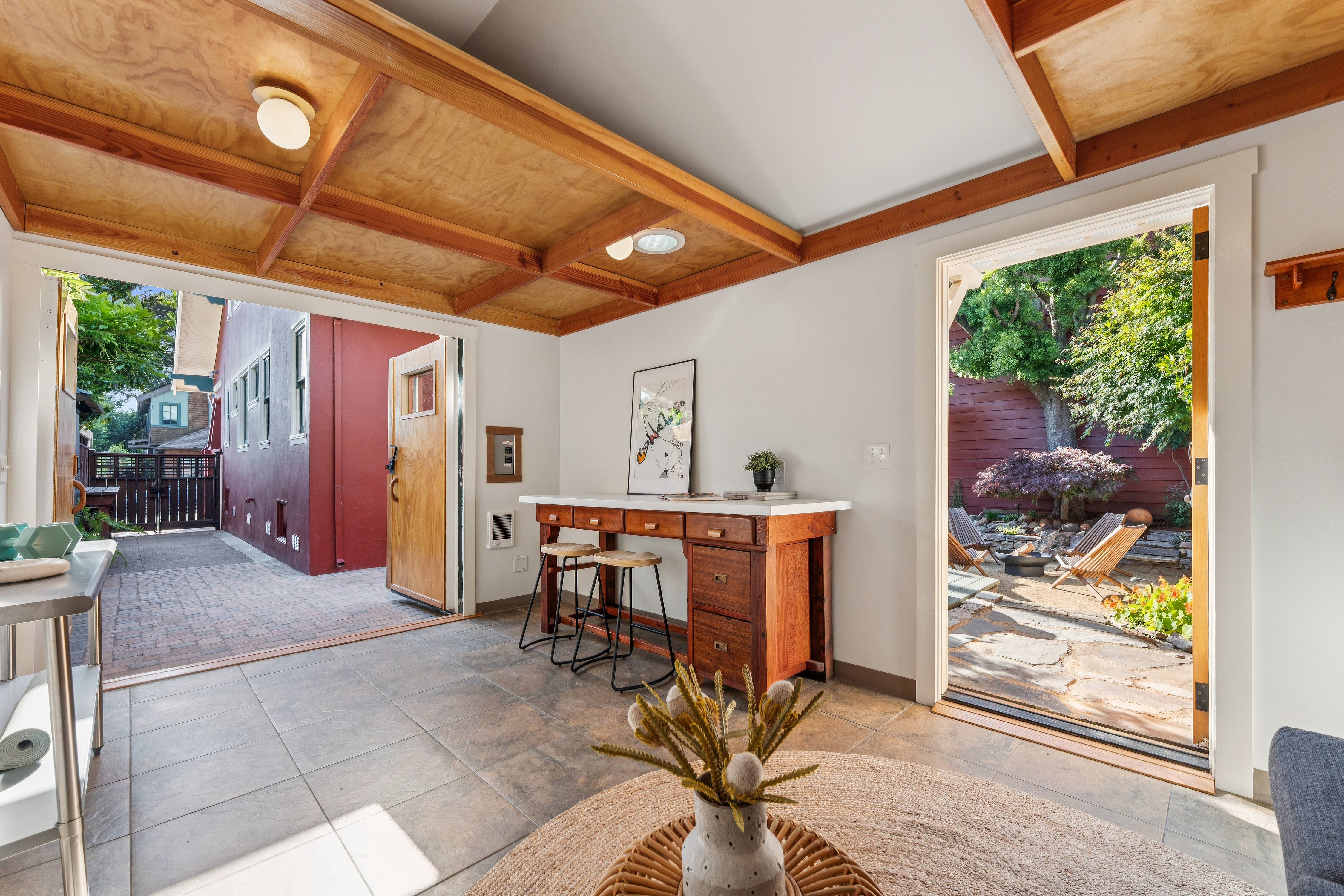  A True Rockridge Classic — Rich in Detail, Ready for Its Next Chapter - 物件實景