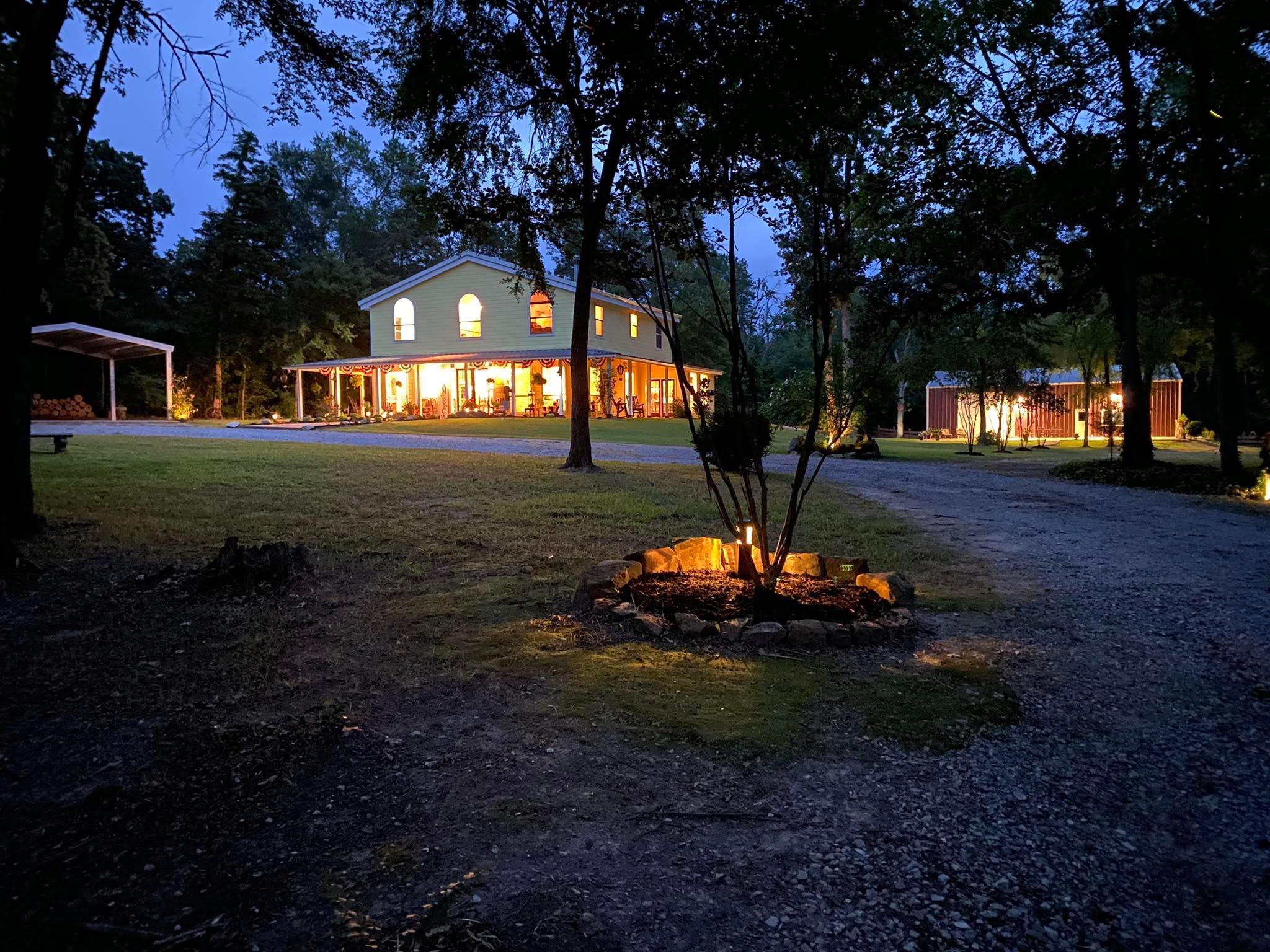 Bonham, Texas, 75418, United States, 6 Bedrooms Bedrooms, ,3 BathroomsBathrooms,Residential,For Sale,1983606