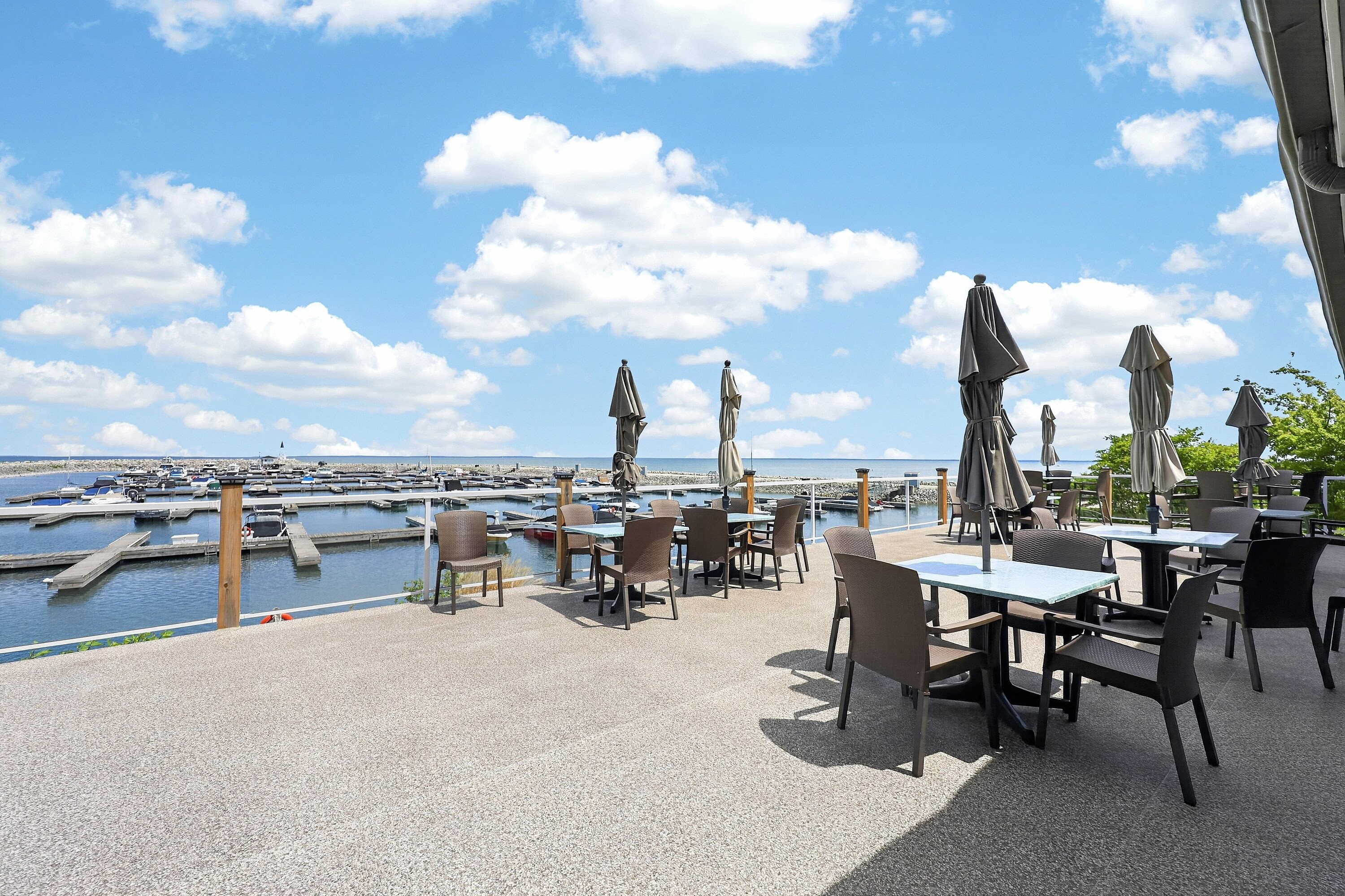  Elevated Waterfront Living - 物件實景