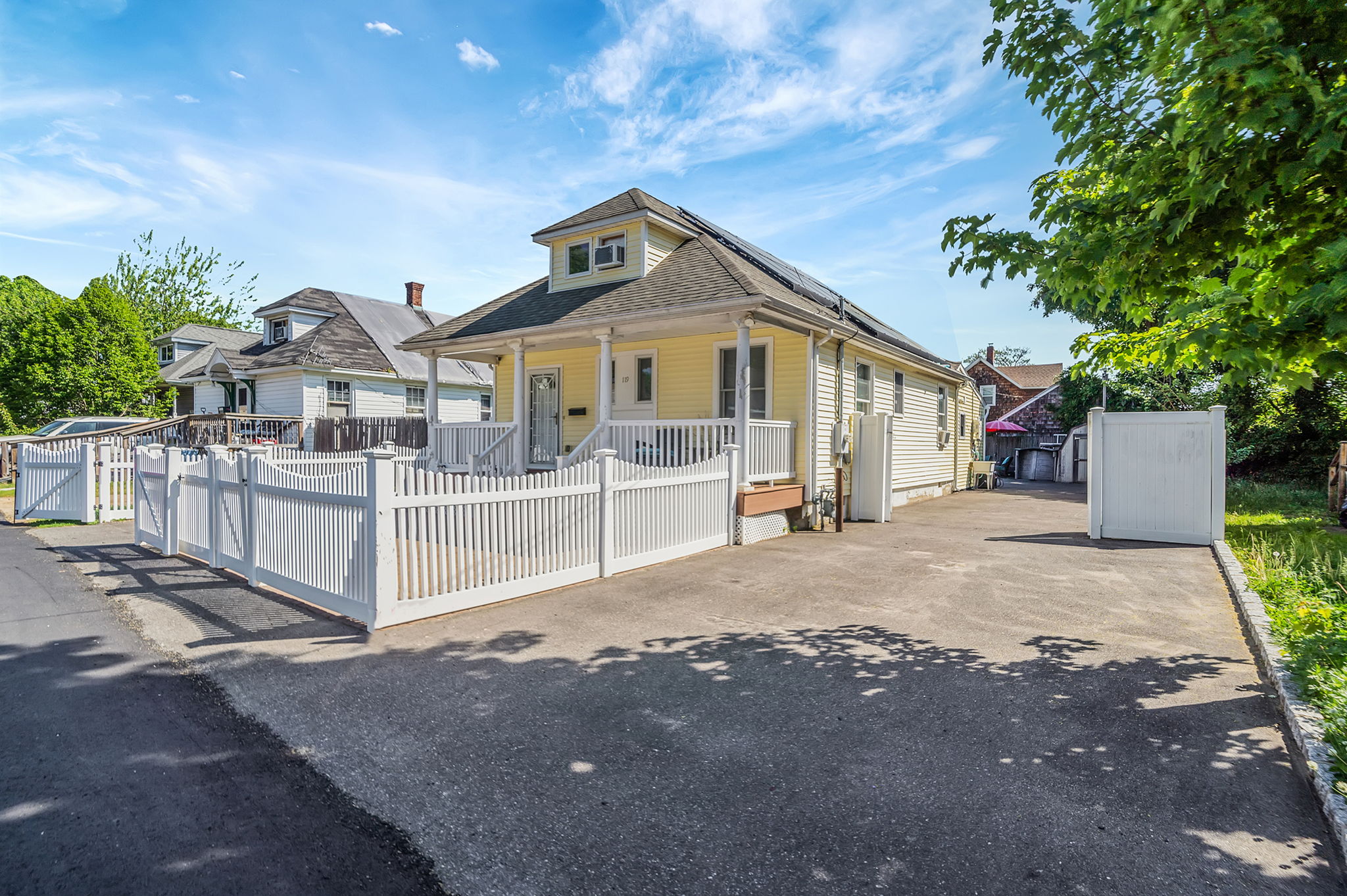 Bay Shore, New York, 11706, United States, 3 Bedrooms Bedrooms, ,3 BathroomsBathrooms,Residential,For Sale,2048700
