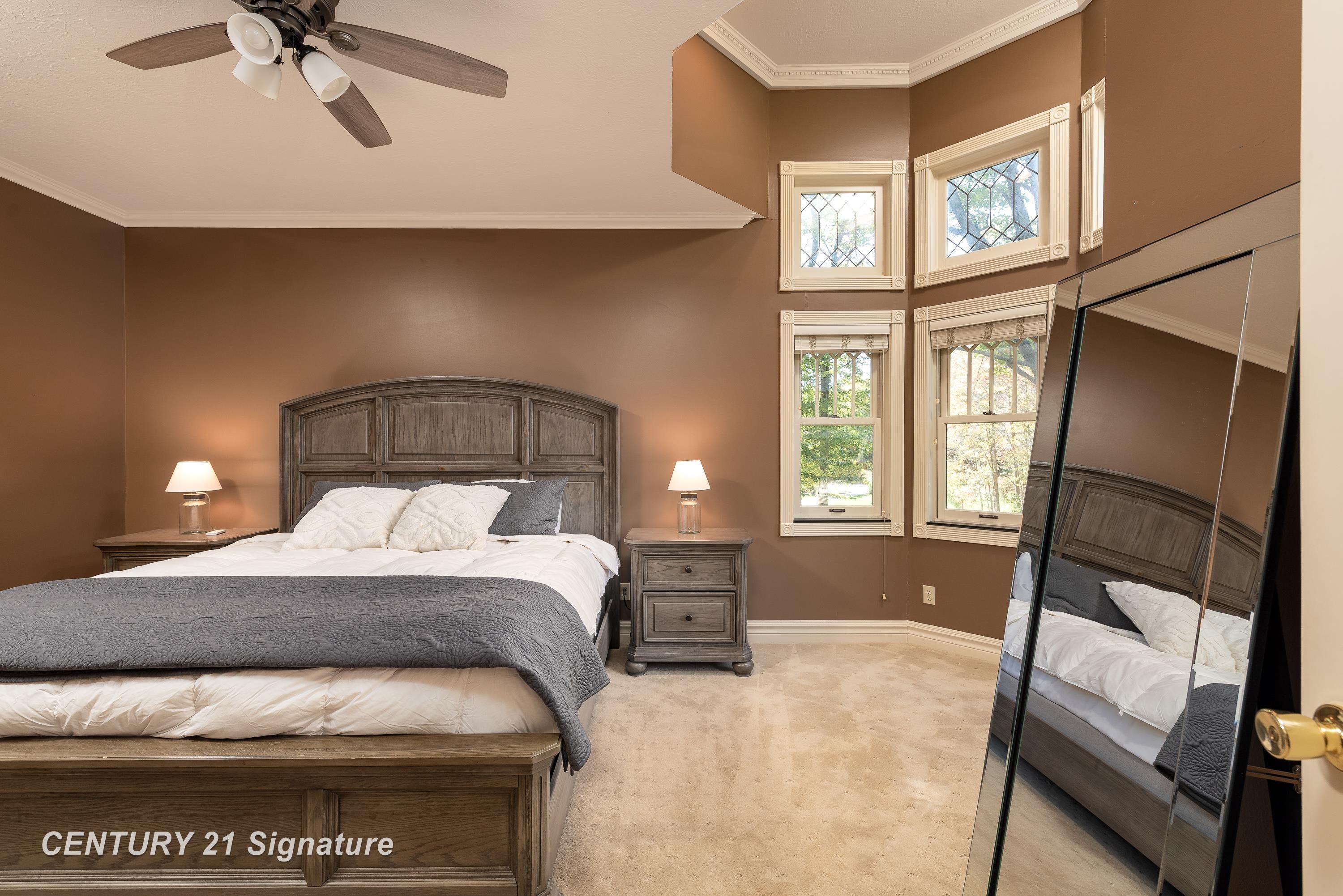 Midland, Michigan, 48642, United States, 5 Bedrooms Bedrooms, ,6 BathroomsBathrooms,Residential,For Sale,1977241