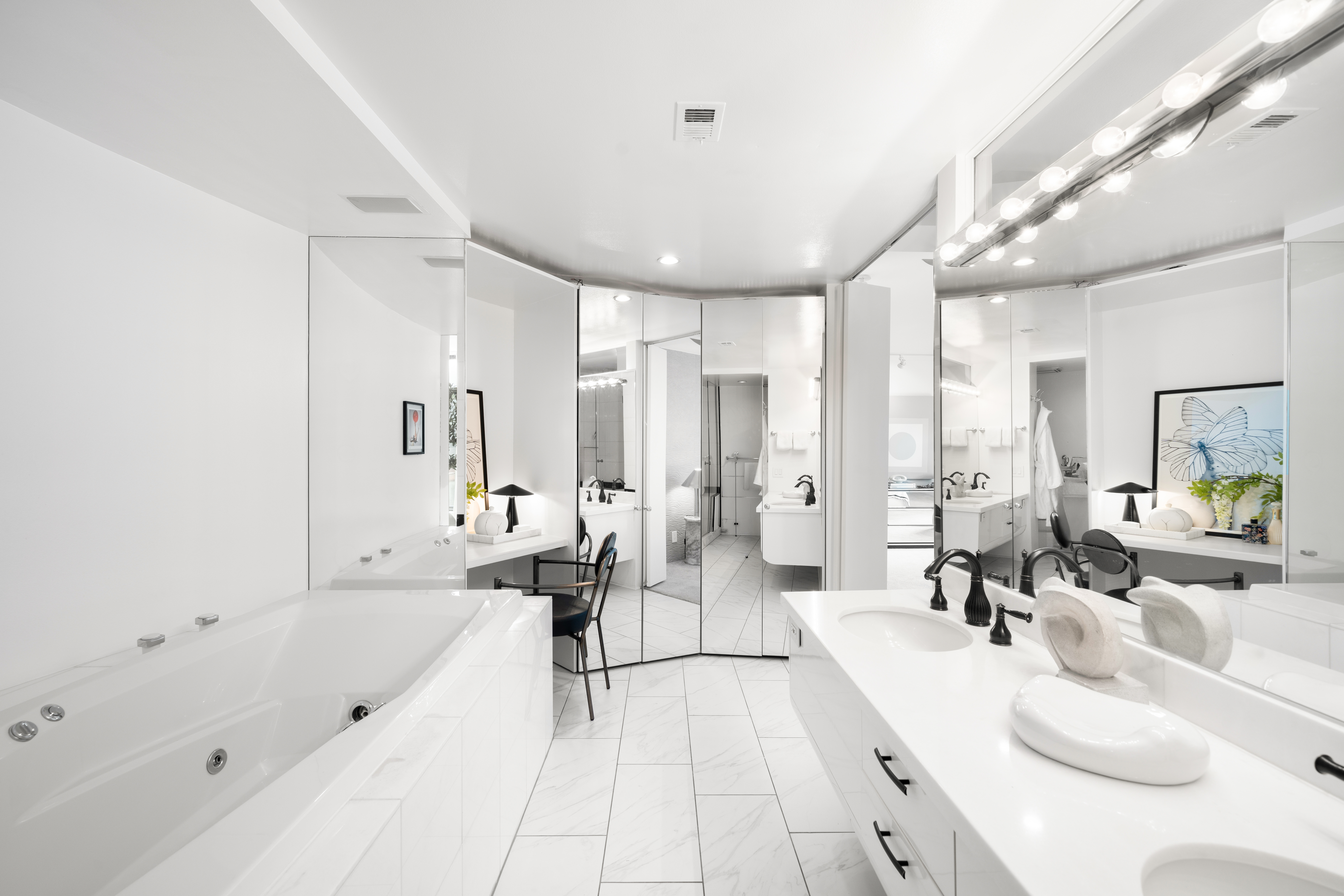  Skyline Luxury in LoDo: Sun-Filled 2BR Condo with Iconic Views - 物件實景