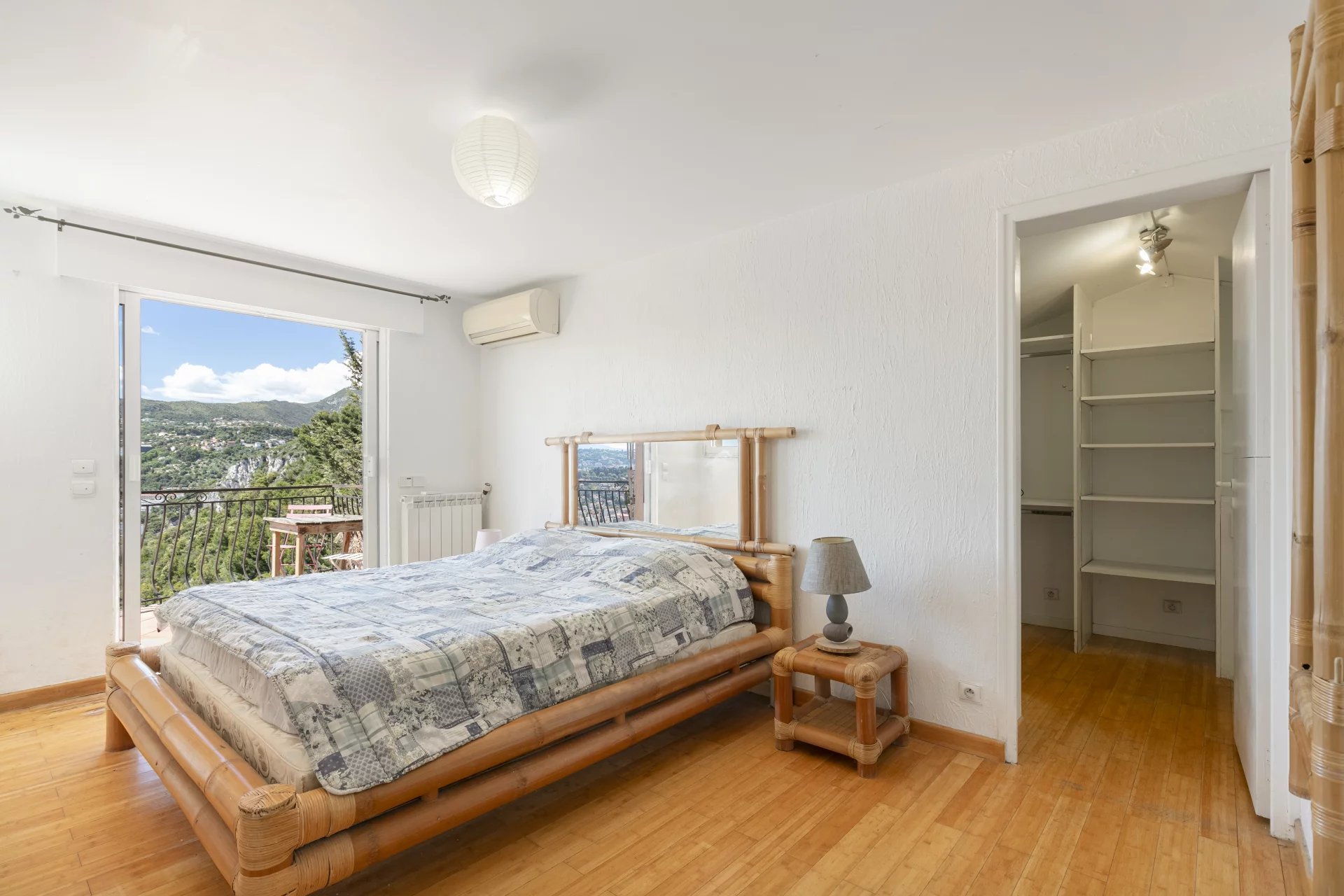 Nice, Provence-Alpes-Côte d’Azur, 06000, FR, 5 Bedrooms Bedrooms, ,4 BathroomsBathrooms,Residential,For Sale,1829311