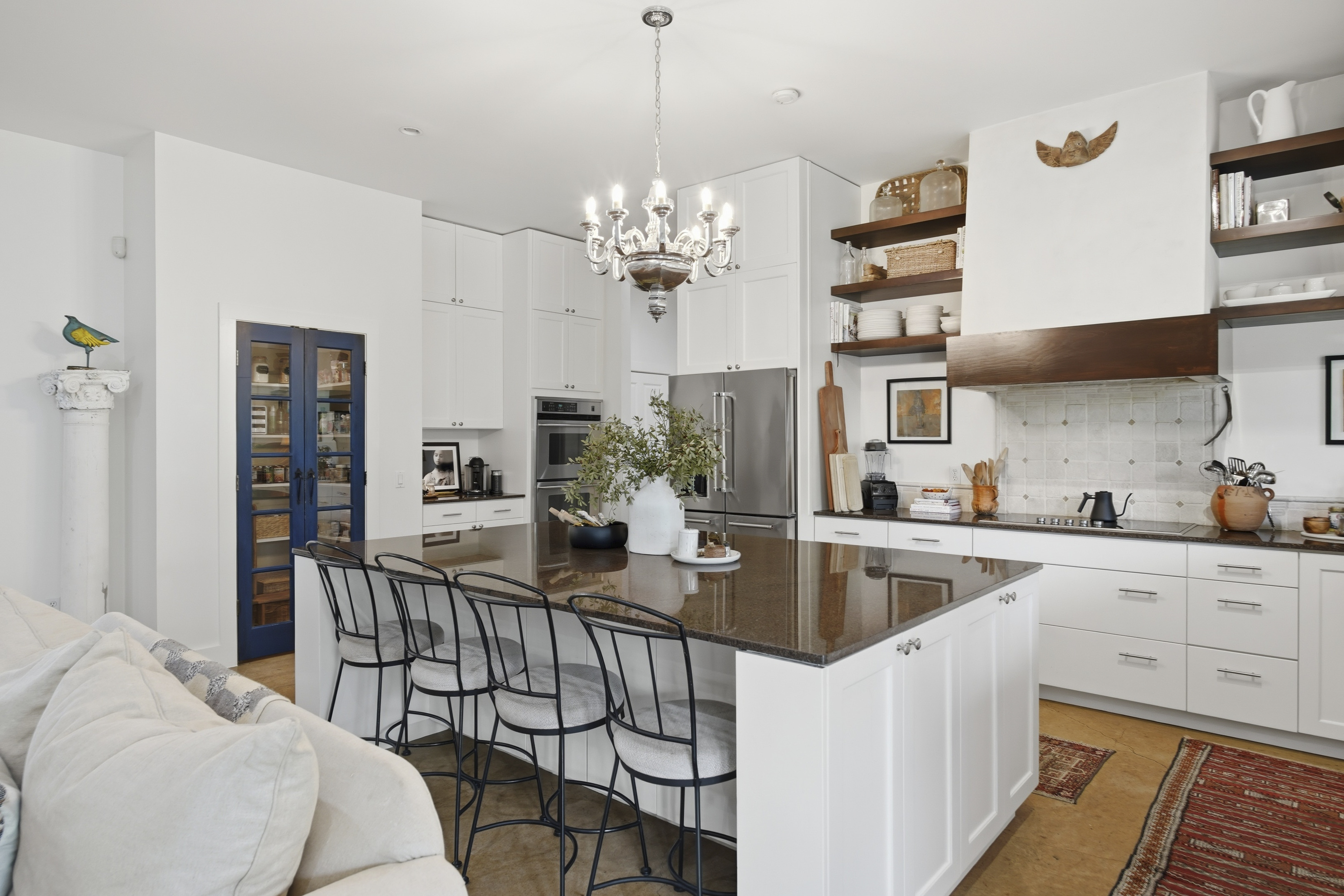  Custom-Designed Home on a 1-Acre - 物件實景