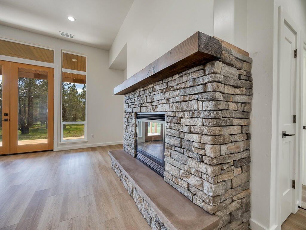 Klamath Falls, Oregon, 97601, United States, 3 Bedrooms Bedrooms, ,3 BathroomsBathrooms,Residential,For Sale,1991237