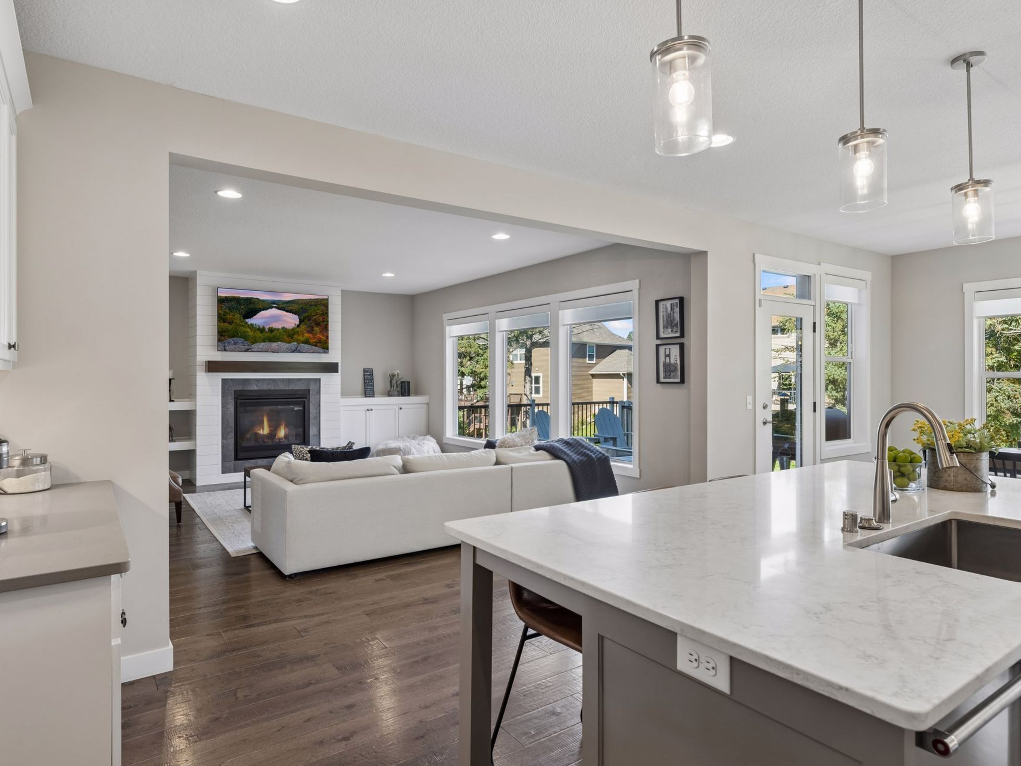  Luxury Living in Desirable Brown’s Creek Cove - 物件實景