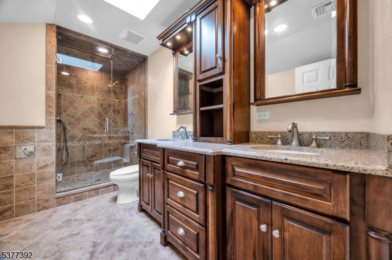 Chatham Twp., New Jersey, 07928, United States, 4 Bedrooms Bedrooms, ,3 BathroomsBathrooms,Residential,For Sale,1926166