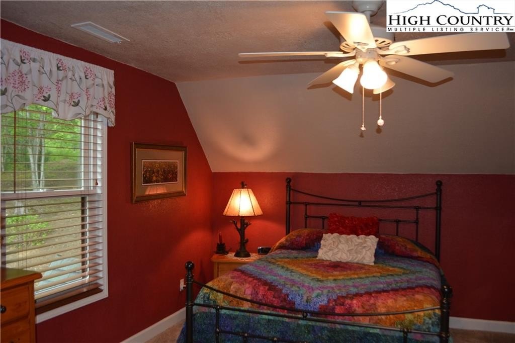 Elk Park, North Carolina, 28622, United States, 3 Bedrooms Bedrooms, ,3 BathroomsBathrooms,Residential,For Sale,1984406