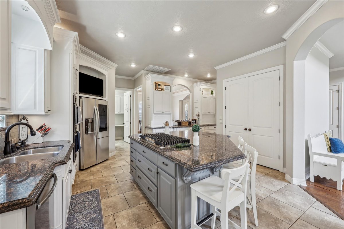 Lumberton, Texas, 77657, United States, 5 Bedrooms Bedrooms, ,4 BathroomsBathrooms,Residential,For Sale,1941970