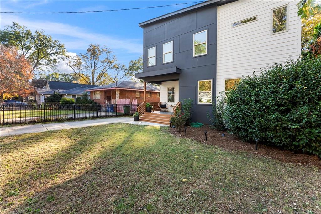 Atlanta, Georgia, 30317, United States, 5 Bedrooms Bedrooms, ,4 BathroomsBathrooms,Residential,For Sale,1989544