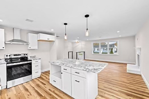 Whitman, Massachusetts, 02382, United States, 2 Bedrooms Bedrooms, ,1 BathroomBathrooms,Residential,For Sale,1992846