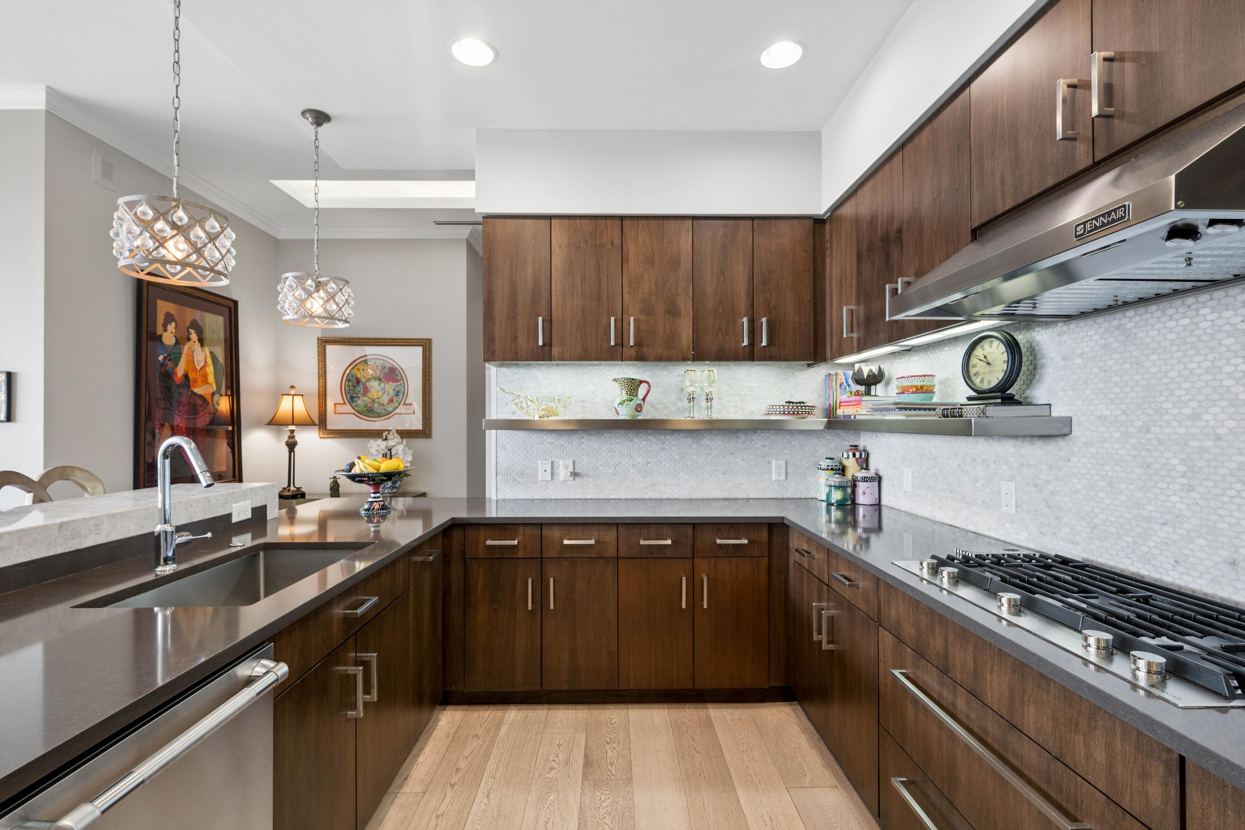  Experience Elevated Living in this Stunning Luxury Residence at The Landmark - 物件實景