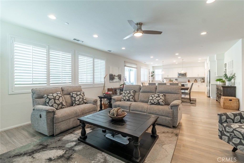 Redlands, California, 92374, United States, 5 Bedrooms Bedrooms, ,4 BathroomsBathrooms,Residential,For Sale,1974798