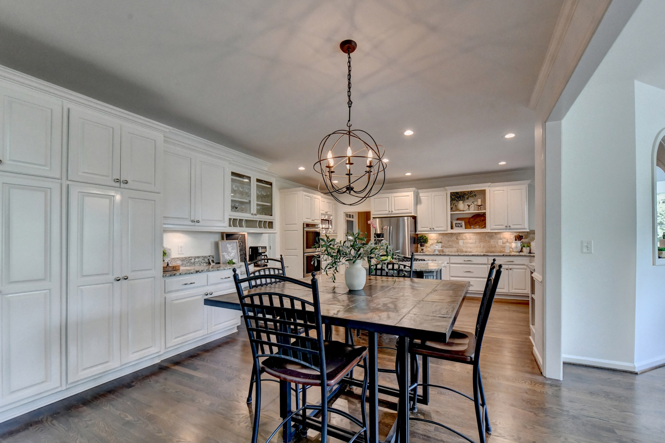  Stunning, Fully Renovated Glen Abbey Home Nestled in the Heart of Alpharetta - 物件實景