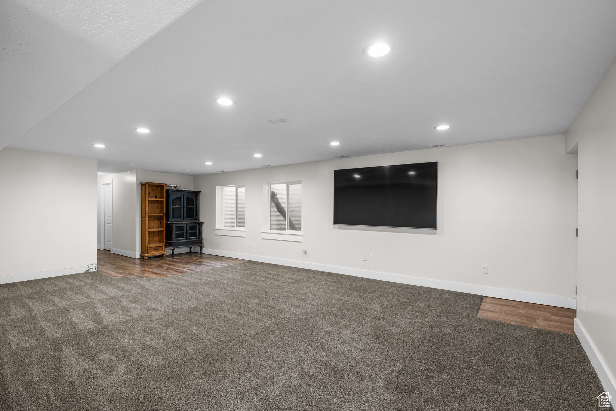 Tooele, Utah, 84074, United States, 5 Bedrooms Bedrooms, ,3 BathroomsBathrooms,Residential,For Sale,1907581
