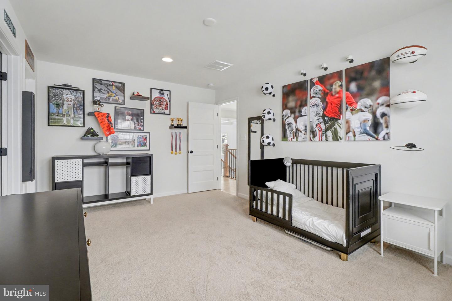 York, Pennsylvania, 17403, United States, 5 Bedrooms Bedrooms, ,6 BathroomsBathrooms,Residential,For Sale,2003251