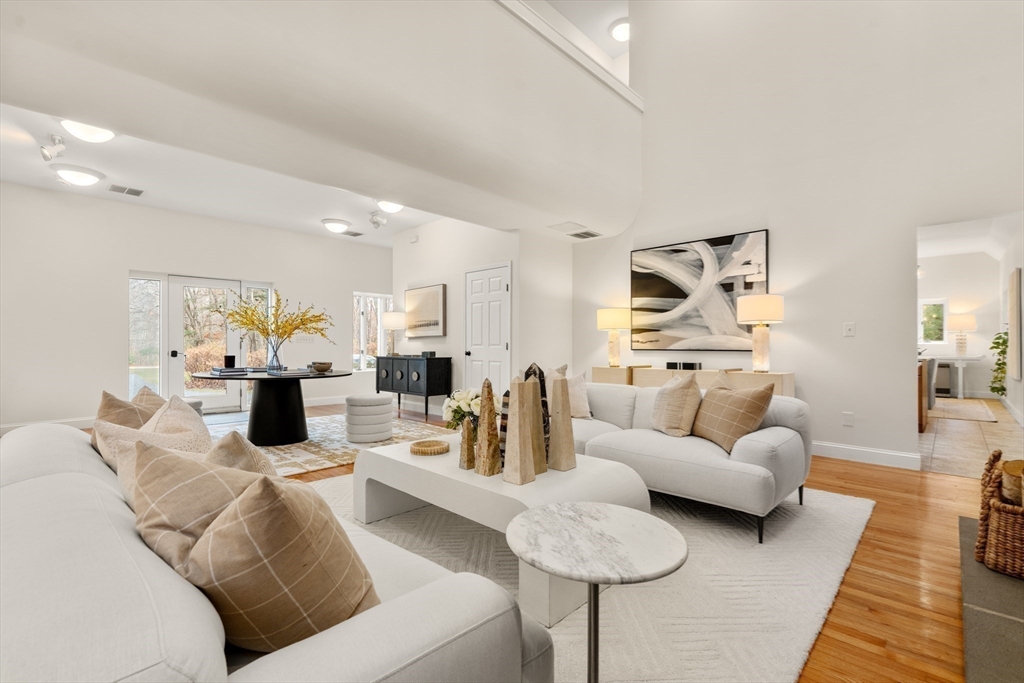 Westwood, Massachusetts, 02090, United States, 4 Bedrooms Bedrooms, ,3 BathroomsBathrooms,Residential,For Sale,1991844