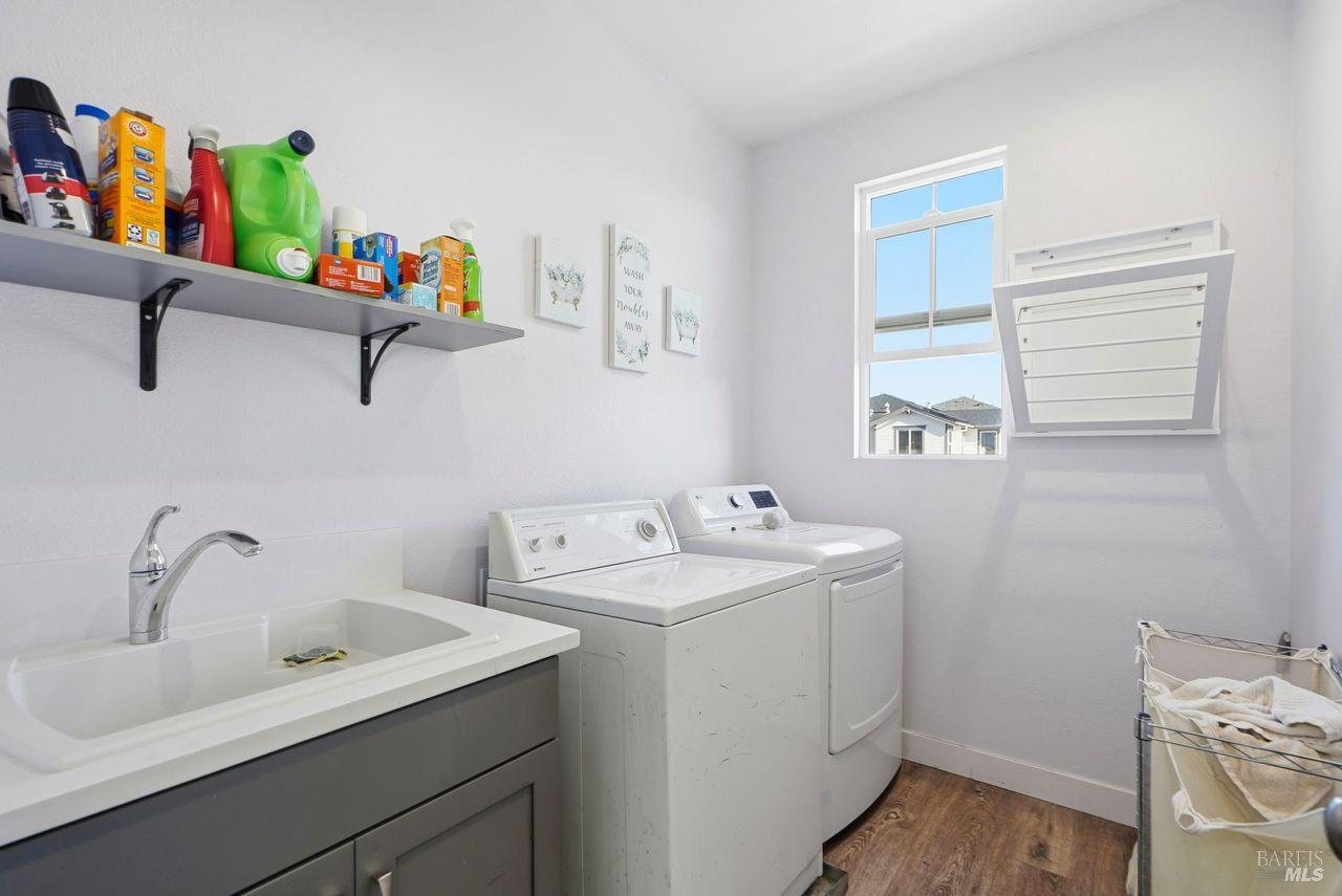 Santa Rosa, California, 95403, United States, 3 Bedrooms Bedrooms, ,3 BathroomsBathrooms,Residential,For Sale,1999891