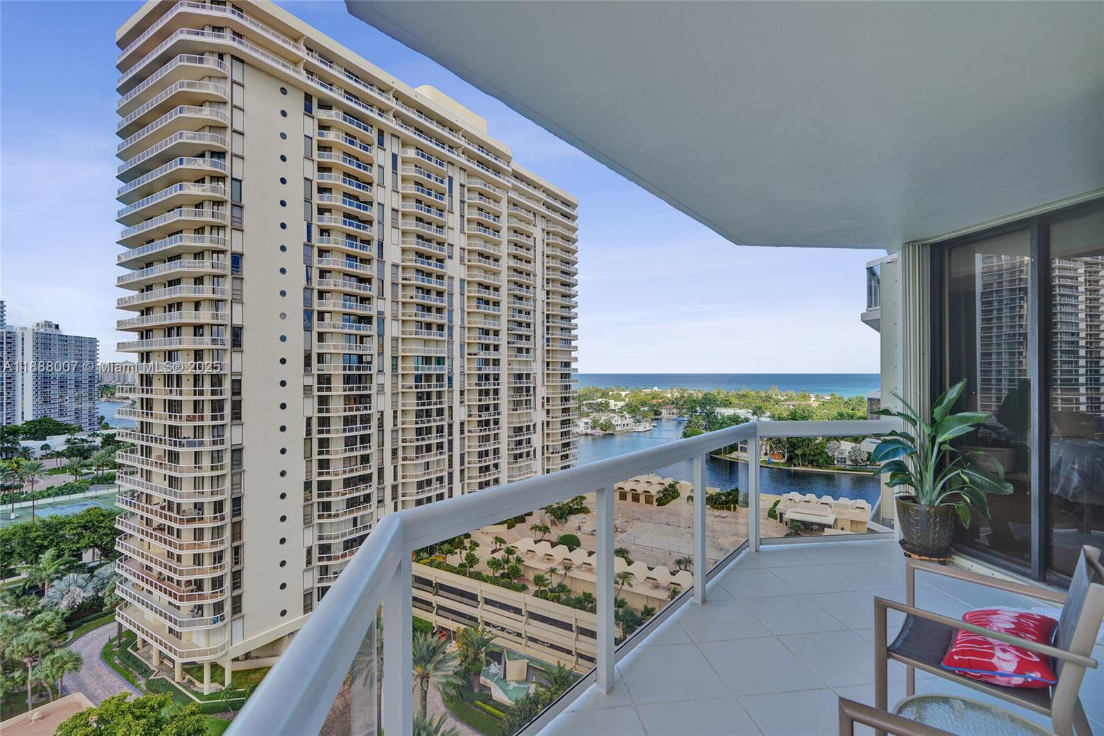Aventura, Florida, 33180, United States, 2 Bedrooms Bedrooms, ,2 BathroomsBathrooms,Residential,For Sale,1954501