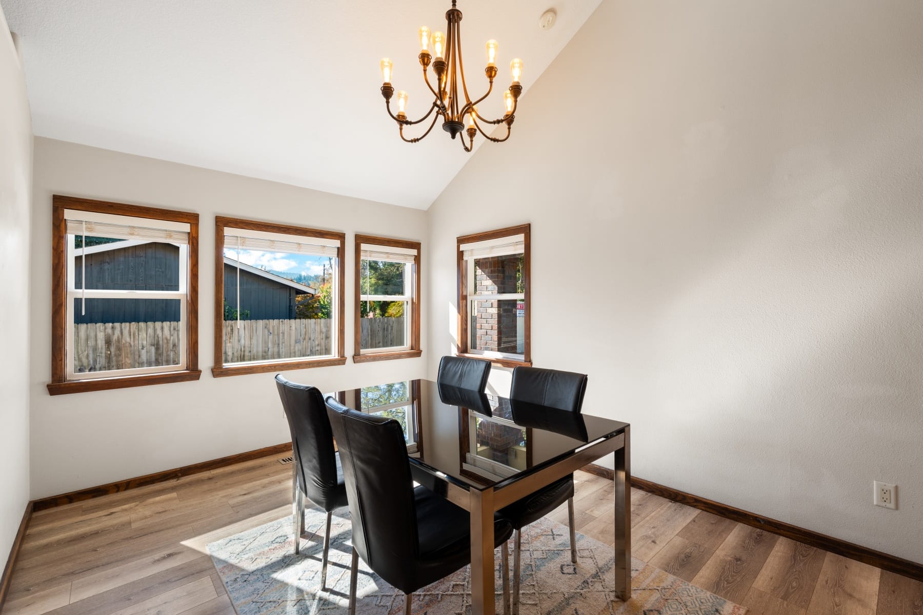  103 W HUMPHREY ST Yacolt, WA 98675 - 物件實景